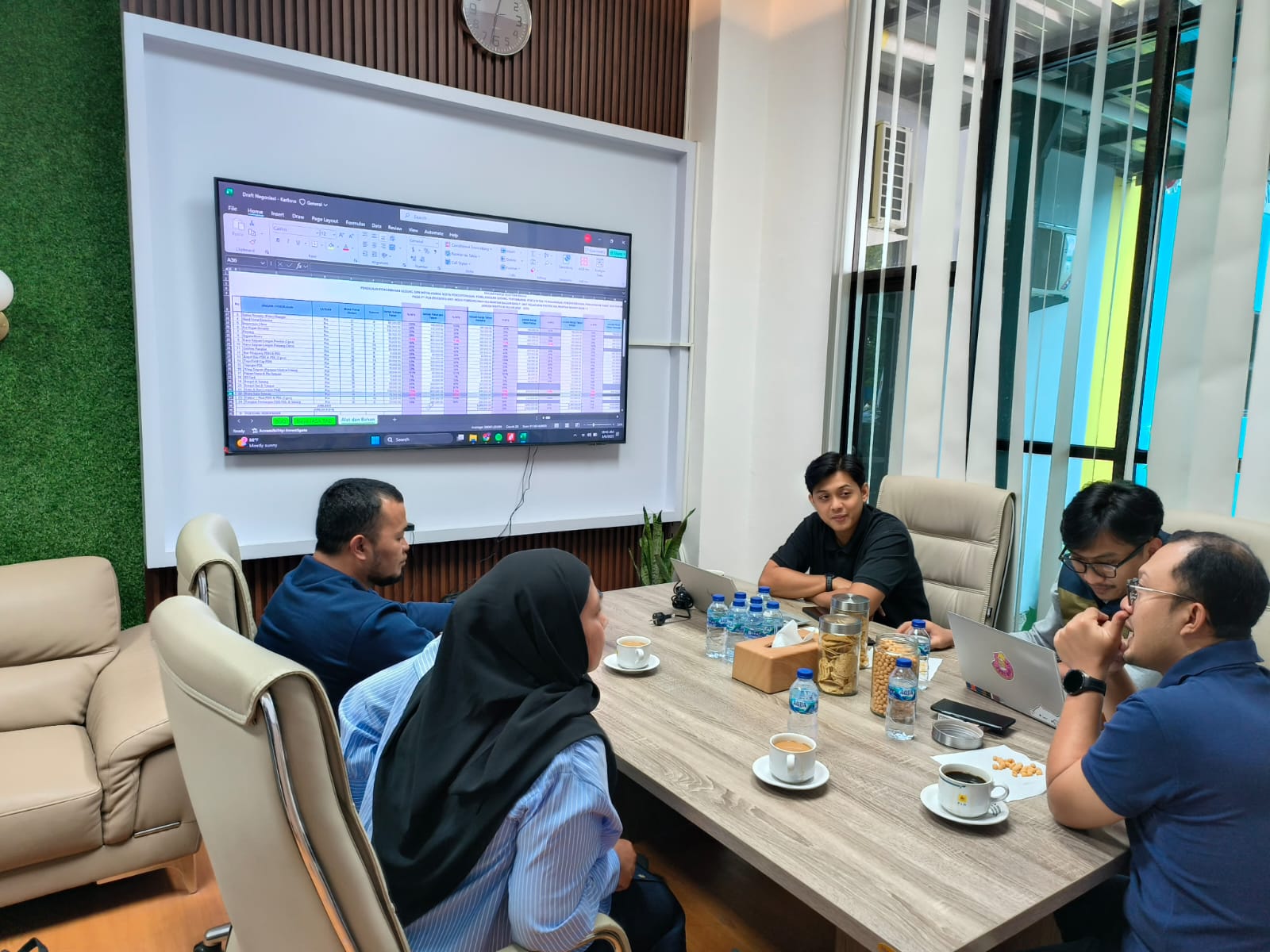 Tim profesional PT. Karlisna Khatulistiwa